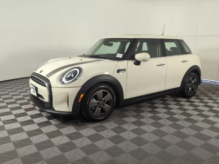 2023 Mini Cooper 4 Door Hardtop photo 1
