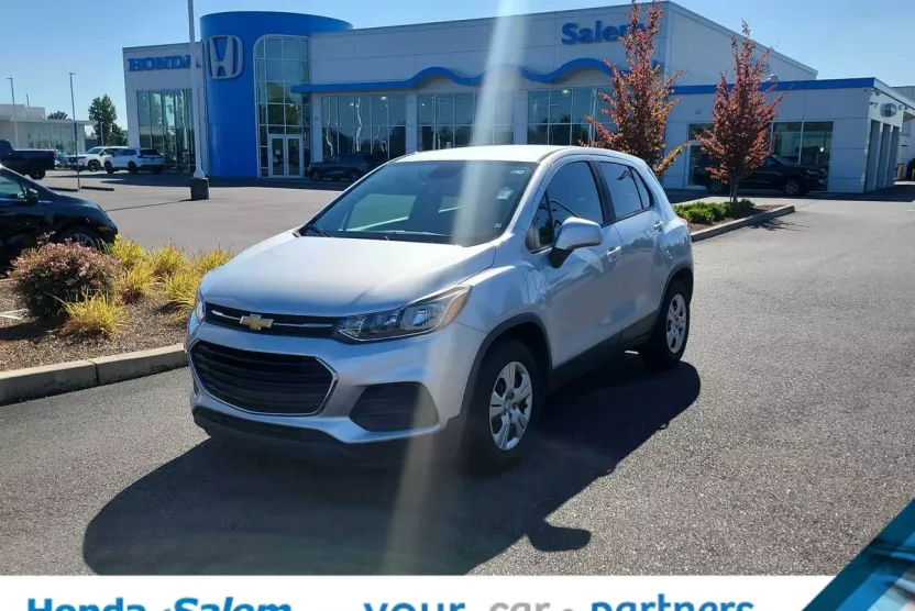 2017 Chevrolet Trax LS photo 1