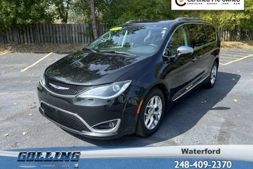 2019 Chrysler Pacifica Limited photo 1
