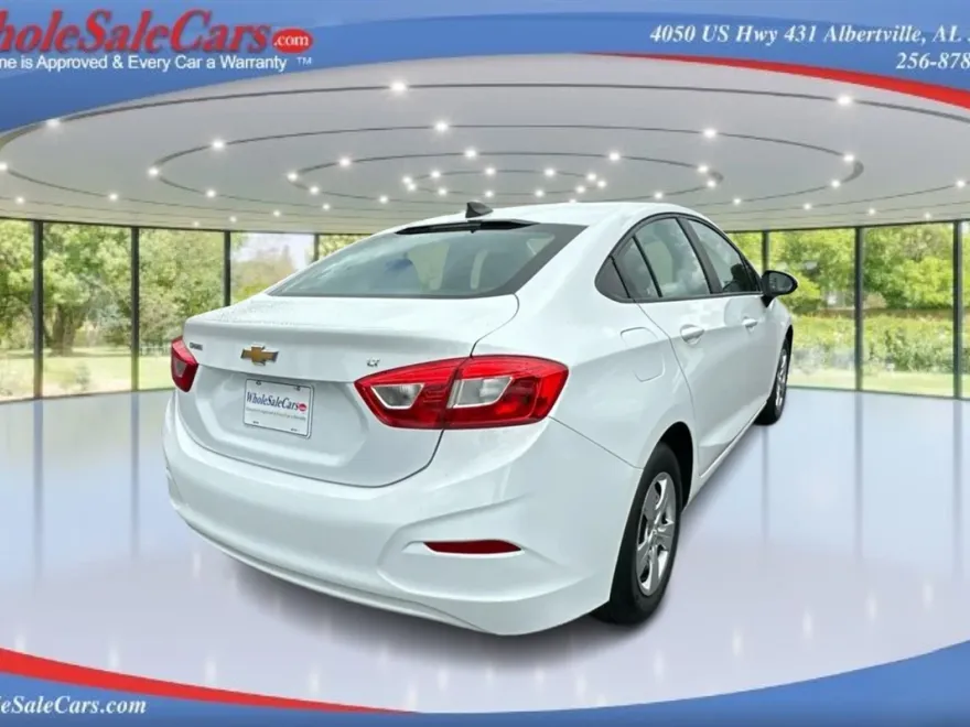2016 Chevrolet Cruze LS photo 1