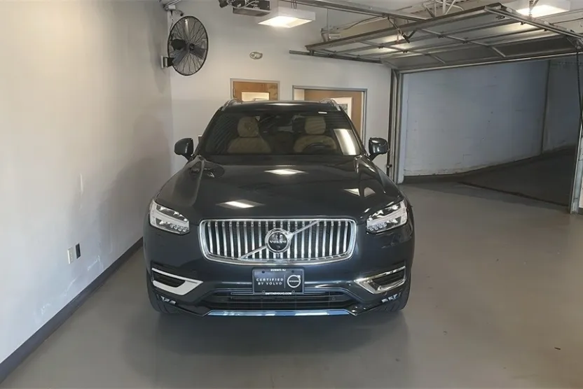 2022 Volvo XC90 T6 Inscription photo 1