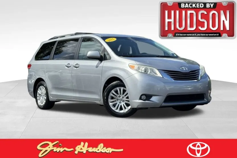 2015 Toyota Sienna XLE Premium photo 1