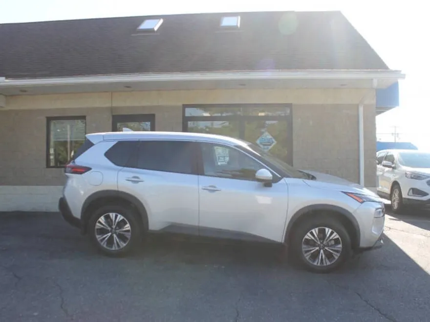 2023 Nissan Rogue SV photo 1