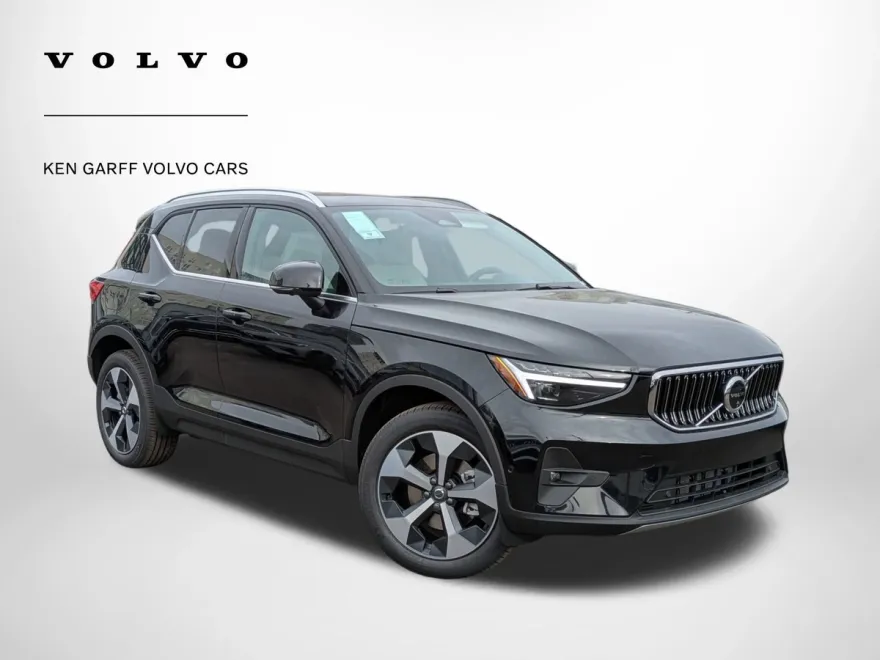 2025 Volvo XC40 Plus photo 1
