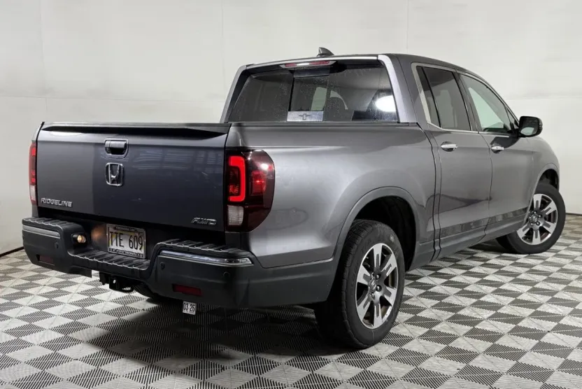 2019 Honda Ridgeline RTL-E photo 1