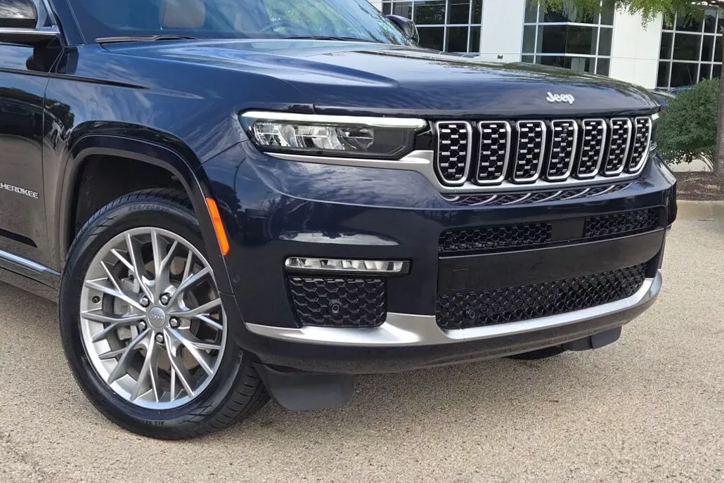 2024 Jeep Grand Cherokee L Summit photo 1