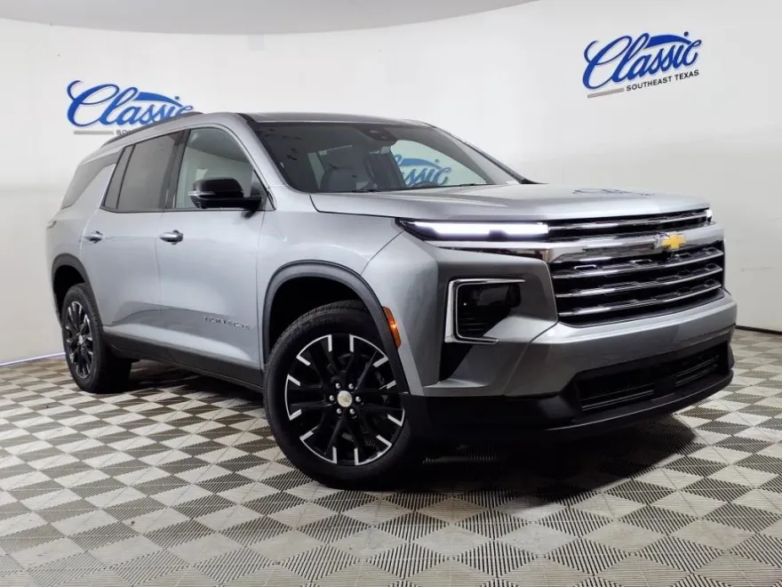 2026 Chevrolet Traverse photo 1