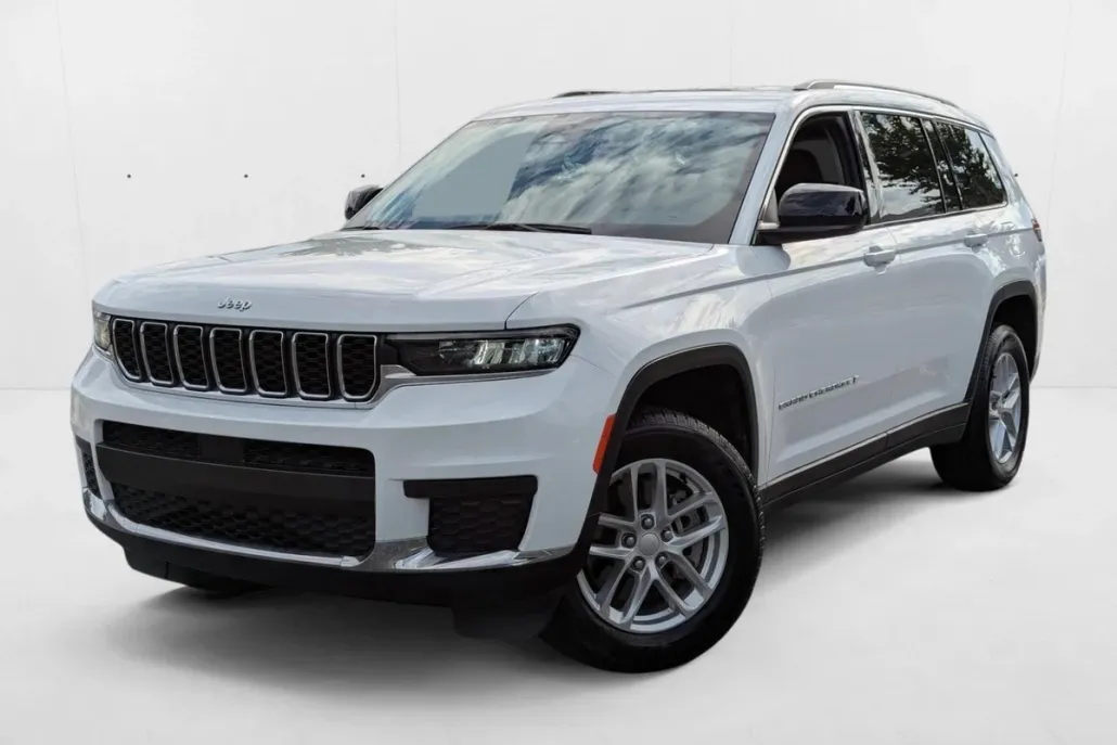 2023 Jeep Grand Cherokee Laredo photo 1