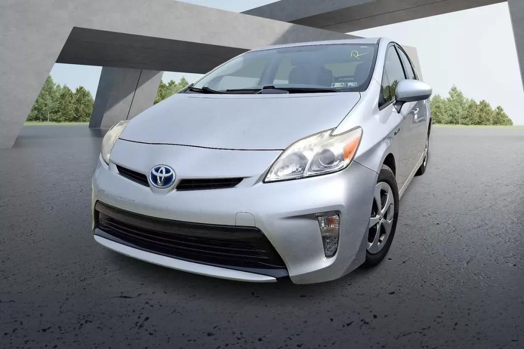 2013 Toyota Prius Three photo 1