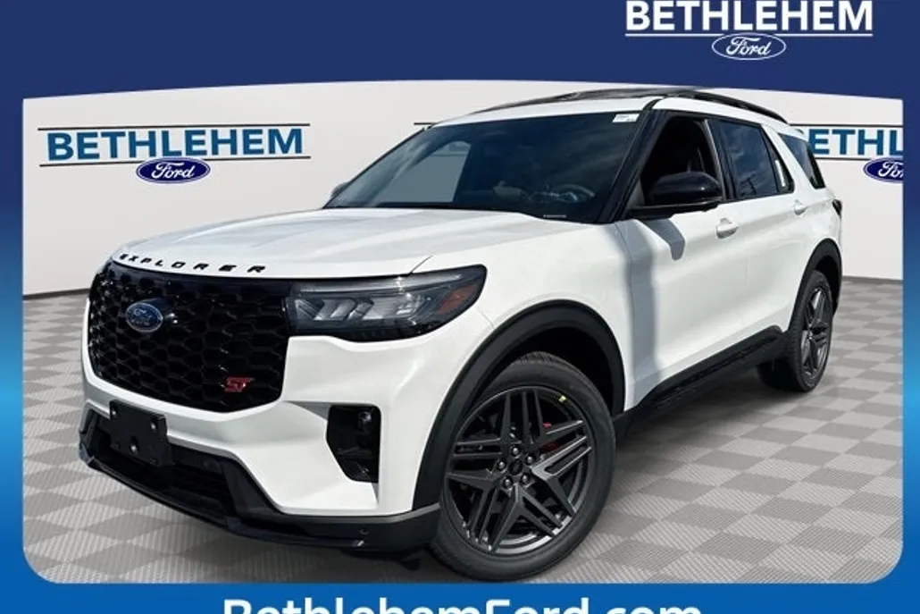 2025 Ford Explorer ST photo 1