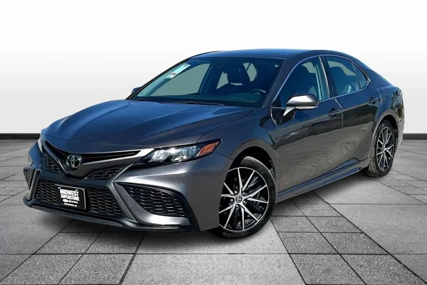 2024 Toyota Camry SE photo 1