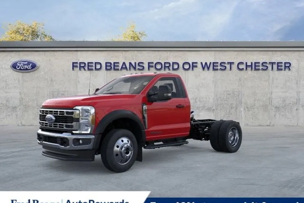 2025 Ford F-550 XLT photo 1