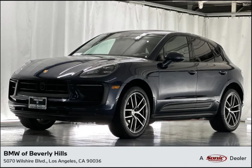 2023 Porsche Macan T photo 1