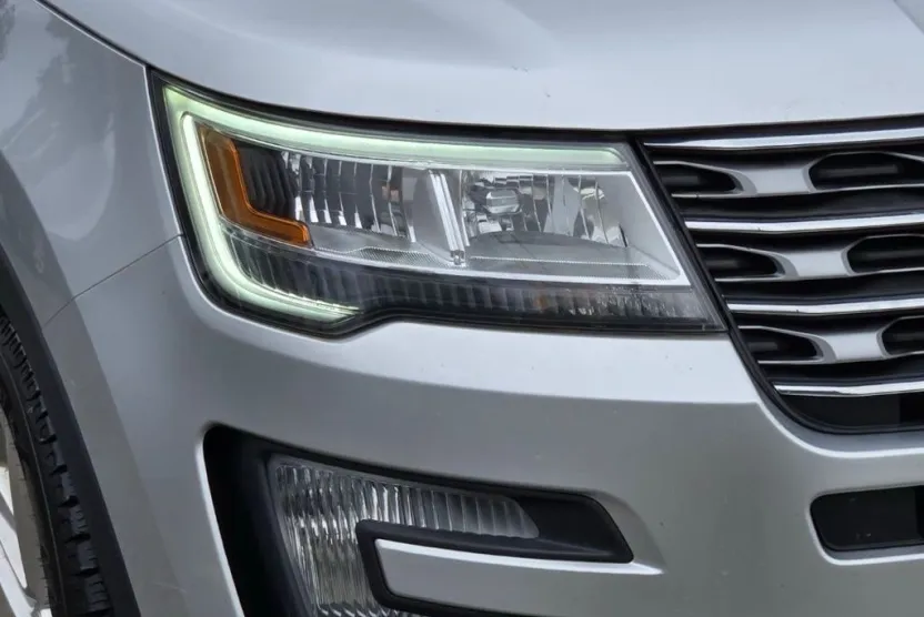 2016 Ford Explorer Limited photo 1