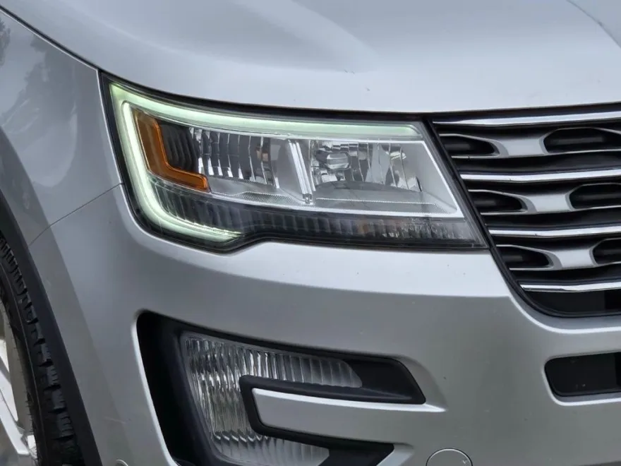 2016 Ford Explorer Limited photo 1