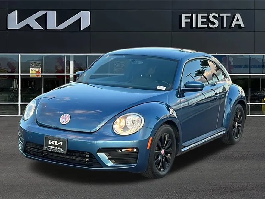 2018 Volkswagen Beetle S photo 1