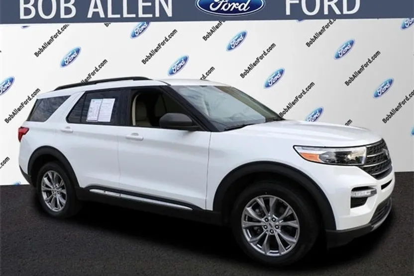 2022 Ford Explorer XLT photo 1