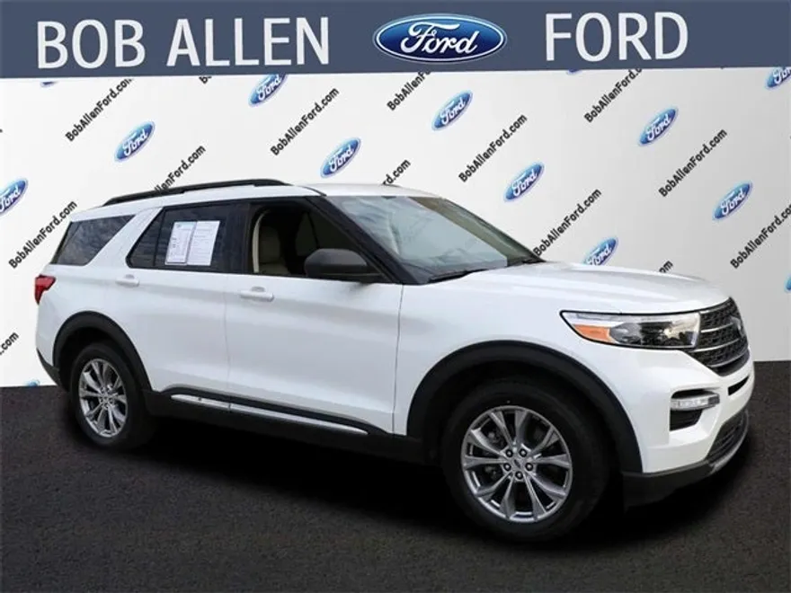 2022 Ford Explorer XLT photo 1