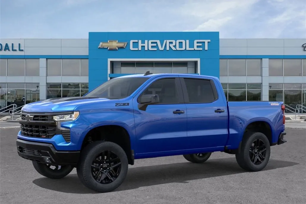 2026 Chevrolet Silverado Trail Boss LT photo 1