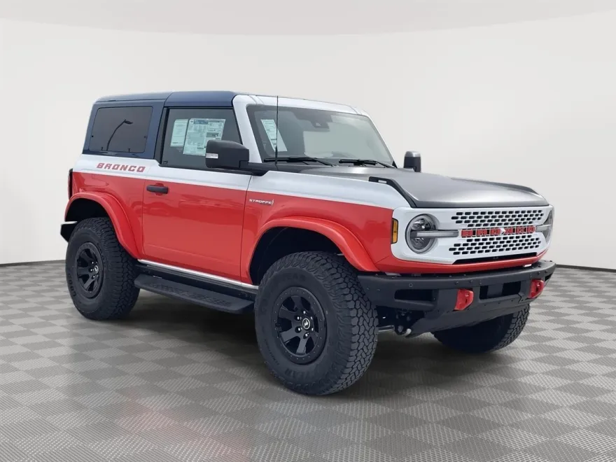 2025 Ford Bronco First Edition photo 5