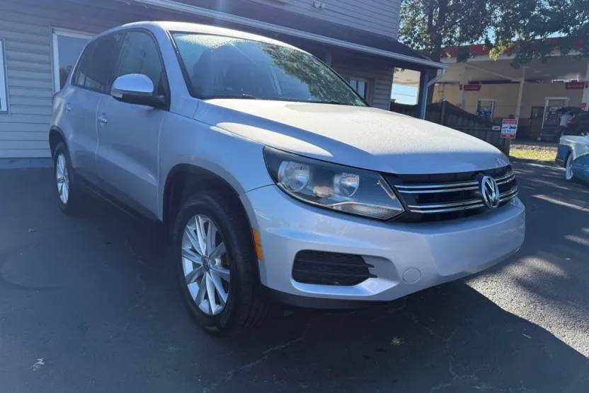 2014 Volkswagen Tiguan S photo 1