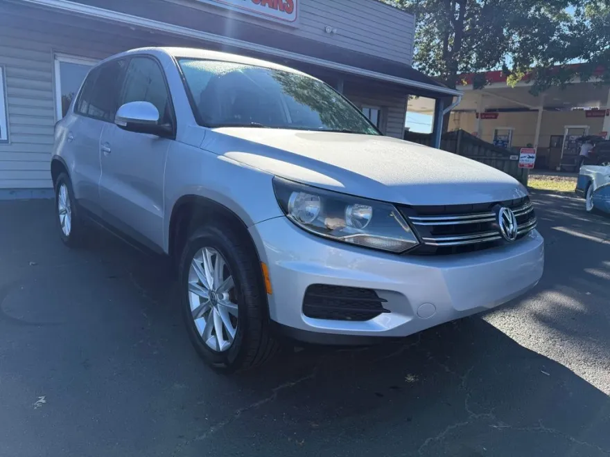 2014 Volkswagen Tiguan S photo 1