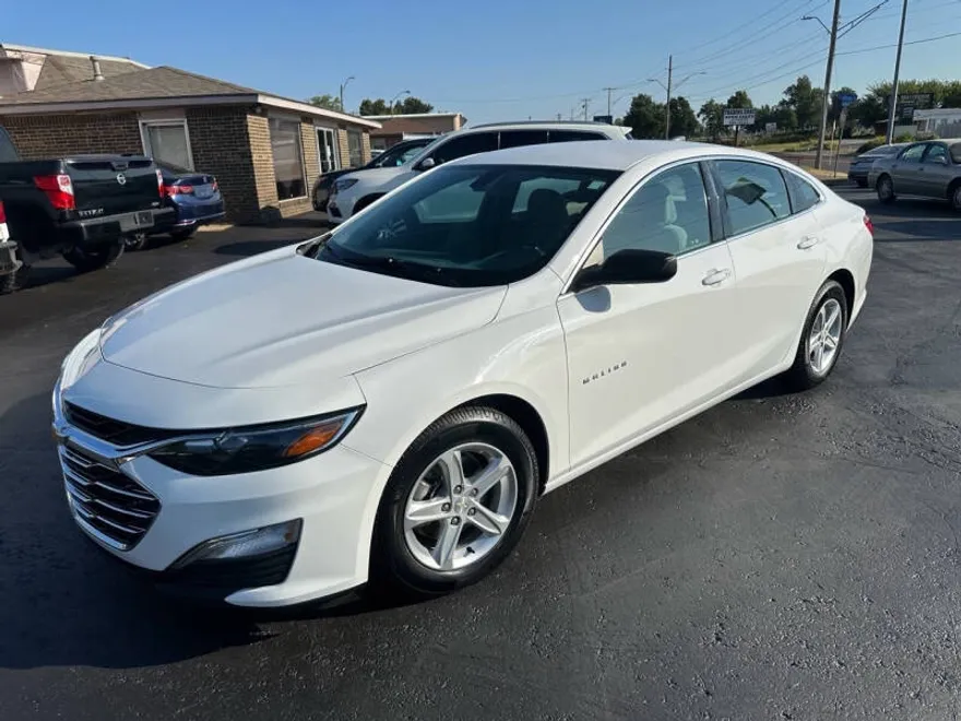 2020 Chevrolet Malibu LS photo 1