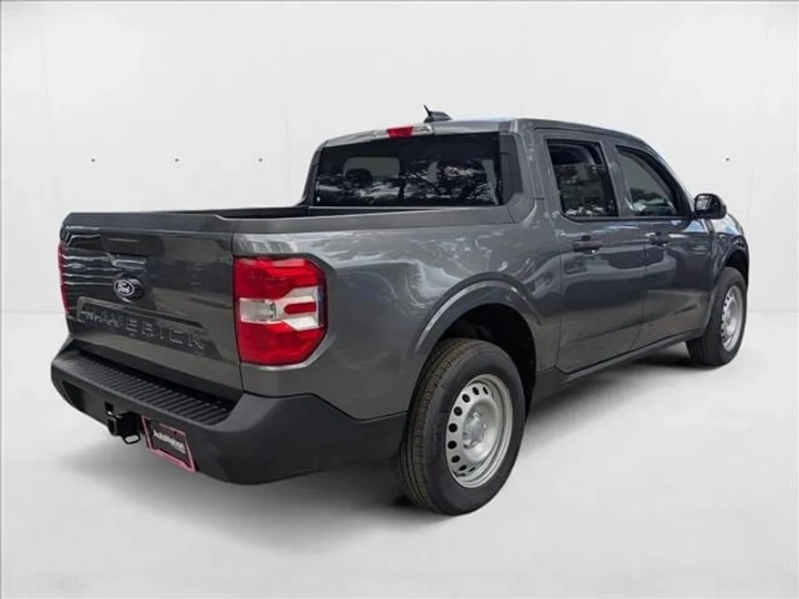 2025 Ford Maverick XL photo 1
