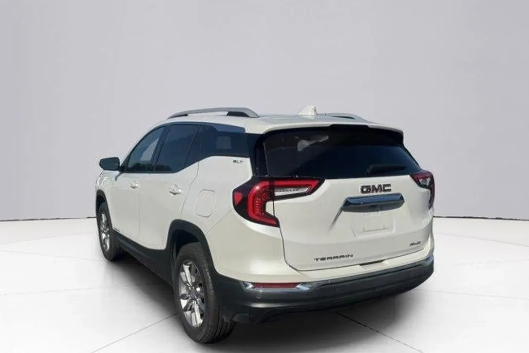 2024 Gmc Terrain SLT photo 1