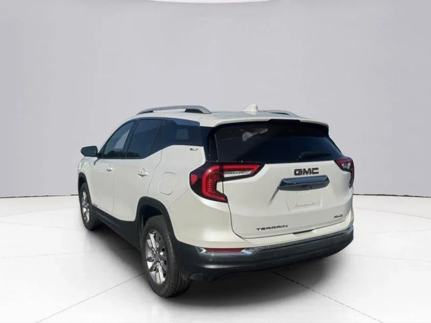 2024 Gmc Terrain SLT photo 1