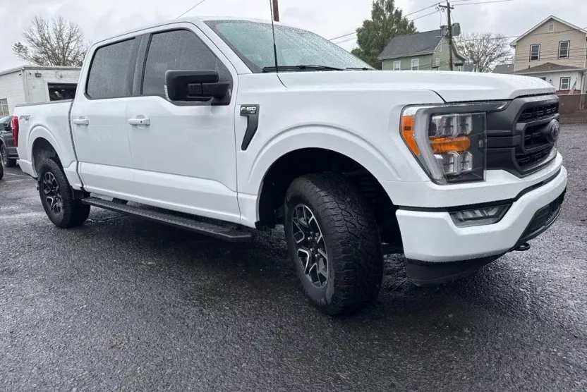 2023 Ford F-150 XLT photo 1