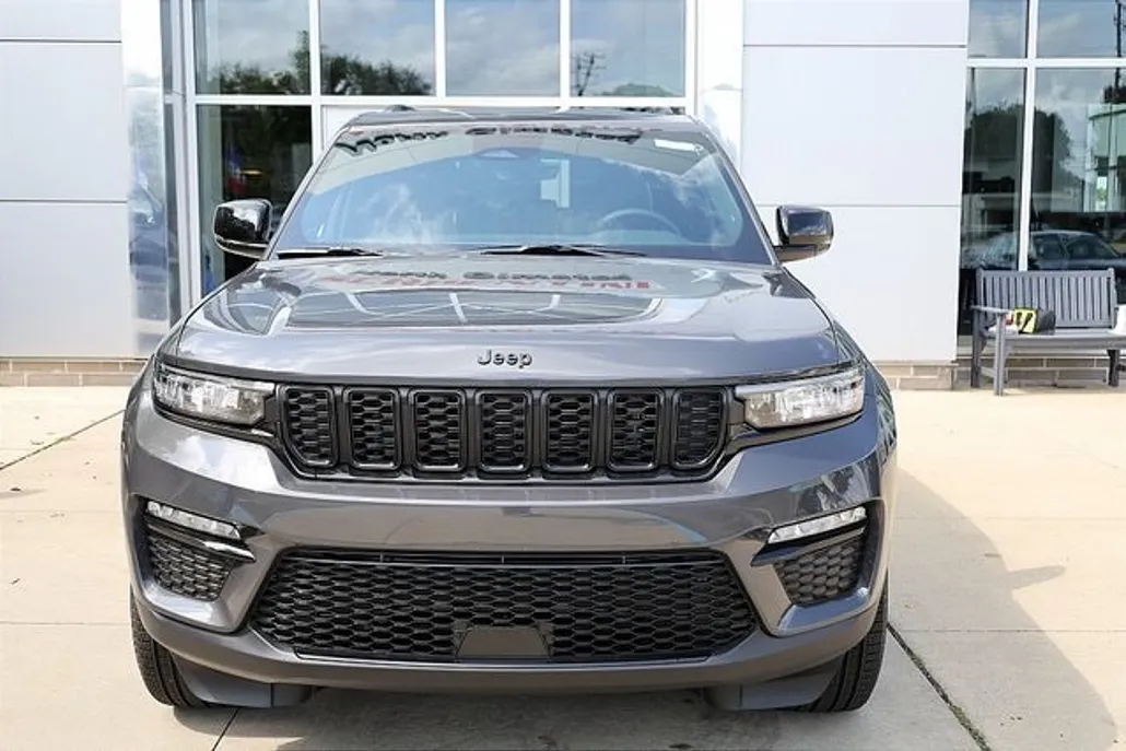 2025 Jeep Grand Cherokee Limited photo 1