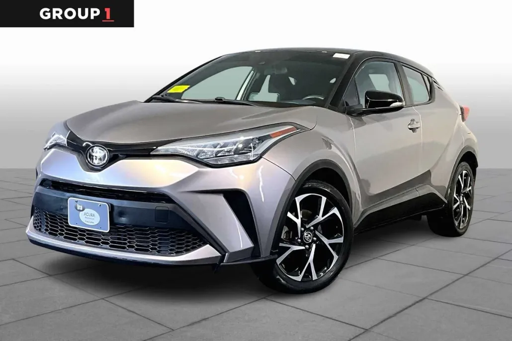 2020 Toyota C-HR XLE photo 1