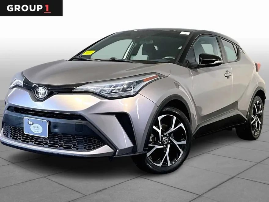 2020 Toyota C-HR XLE photo 1