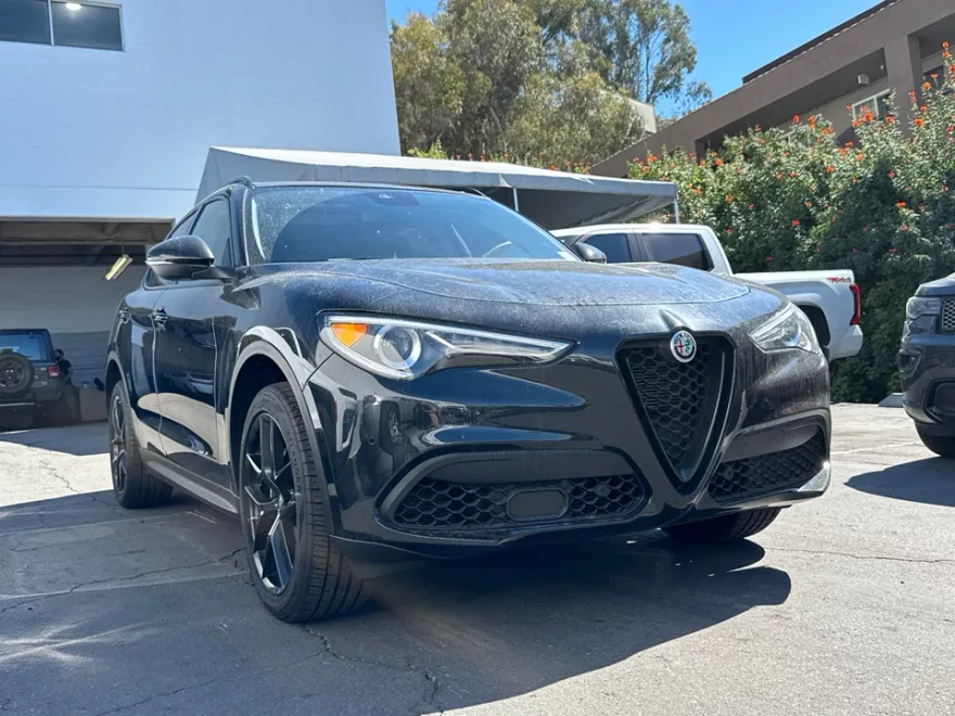 2020 Alfa Romeo Stelvio Base photo 1