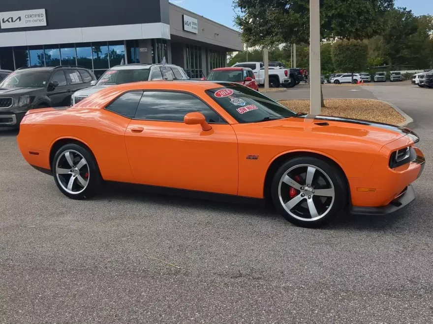 2014 Dodge Challenger SRT8 photo 1