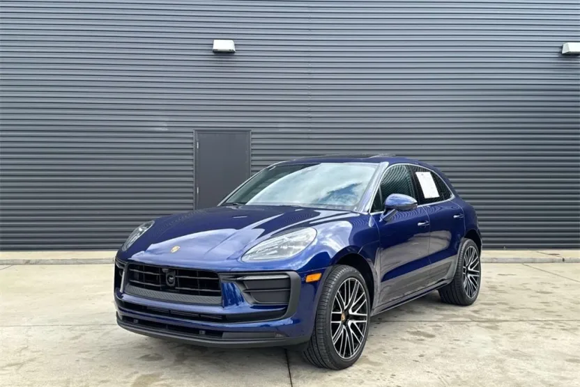 2024 Porsche Macan Base photo 1