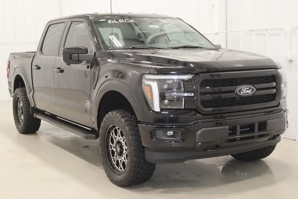 2025 Ford F-150 Lariat photo 1