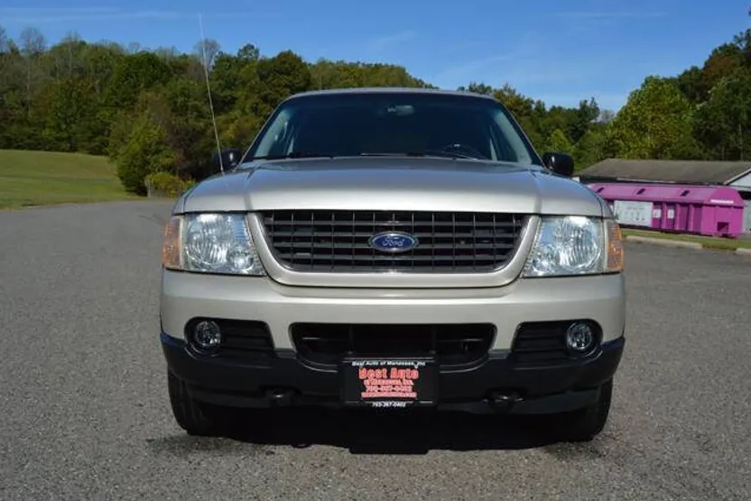 2004 Ford Explorer XLT photo 1