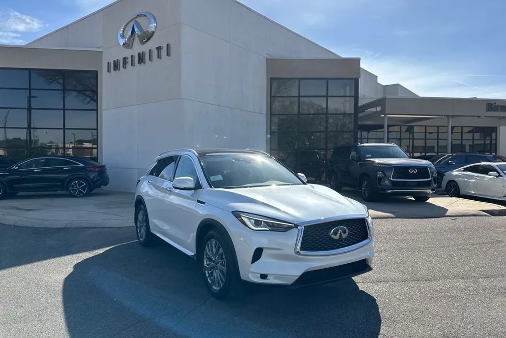 2025 Infiniti QX50 Luxe photo 1