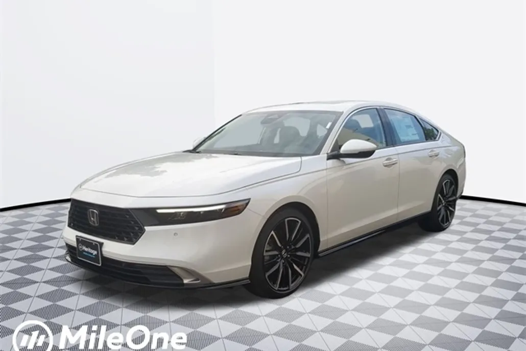 2025 Honda Accord Hybrid Touring photo 1