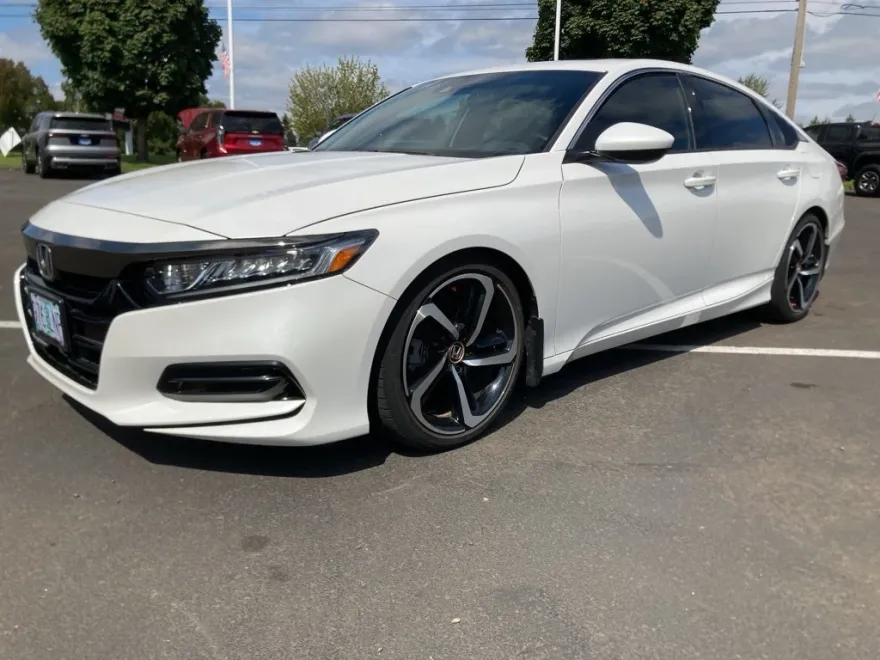 2019 Honda Accord Sport 2.0T photo 1