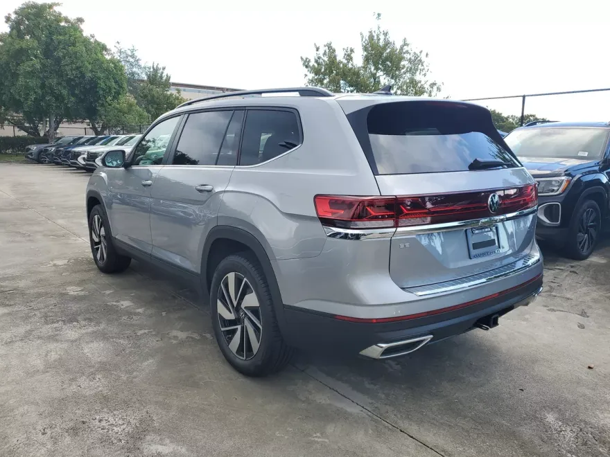 2026 Volkswagen Atlas SE Technology photo 1