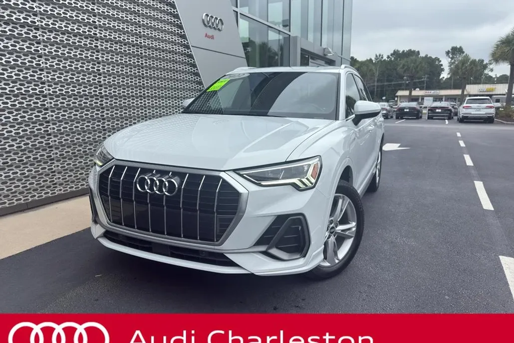 2022 Audi Q3 45 TFSI S line Premium photo 1