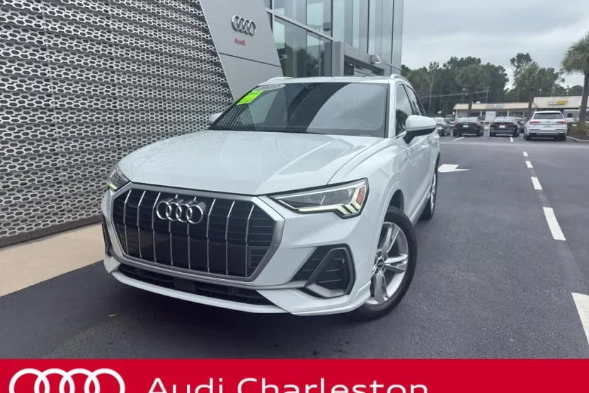 2022 Audi Q3 45 TFSI S line Premium photo 1