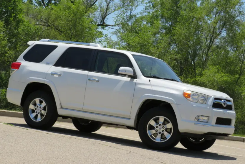 2013 Toyota 4Runner SR5 4WD photo 1