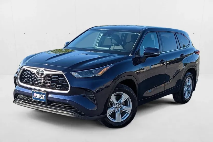 2022 Toyota Highlander L photo 1