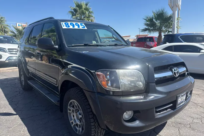 2005 Toyota Sequoia SR5 photo 1