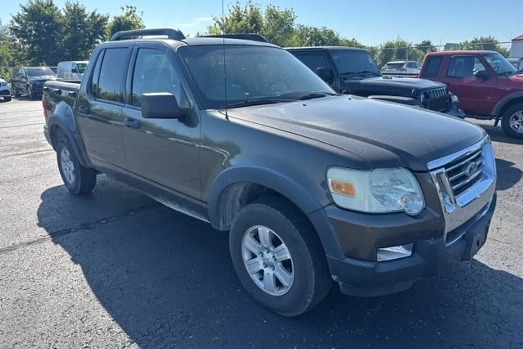 2008 Ford Explorer Sport Trac XLT photo 1