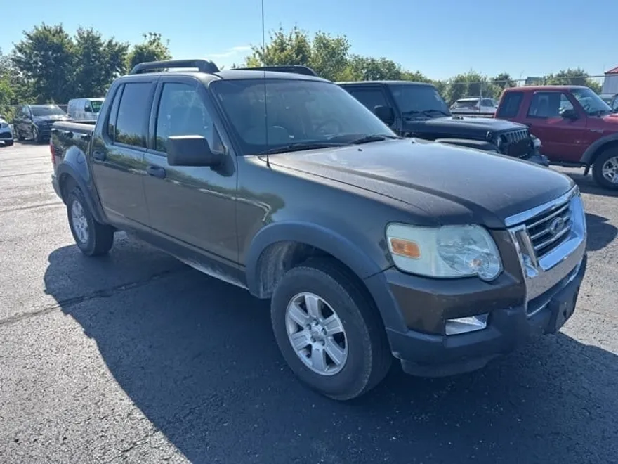 2008 Ford Explorer Sport Trac XLT photo 1